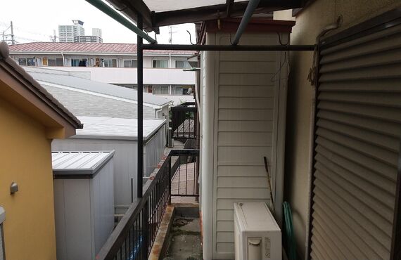 堺市ベランダ雨漏り防水工事｜拠点の豊中市と周辺地域で防水工事を行うassist