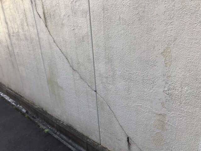ひび割れ
