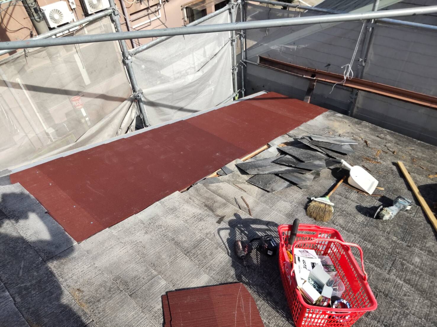 屋根下地