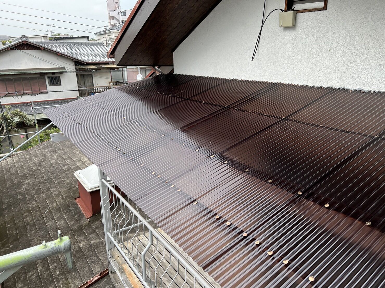 波板張替え