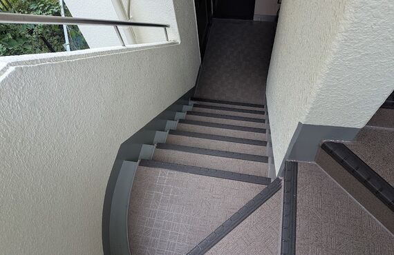 吹田市マンション、長尺シート工事| 拠点の豊中市と吹田市などの周辺地域で長尺シート工事を行うassist