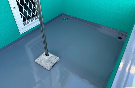 箕面市ベランダ、防水工事| 豊中市と箕面市などの周辺地域でシーリング工事を行うassist